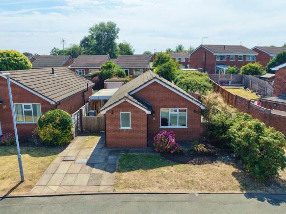 2 bed property, in St. Lawrence Court, £310,000