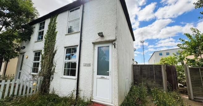 2 bed property, in The Lotos, £235,000