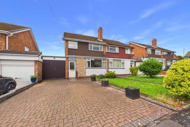 3 bed property, in Small Ridge, £300,000