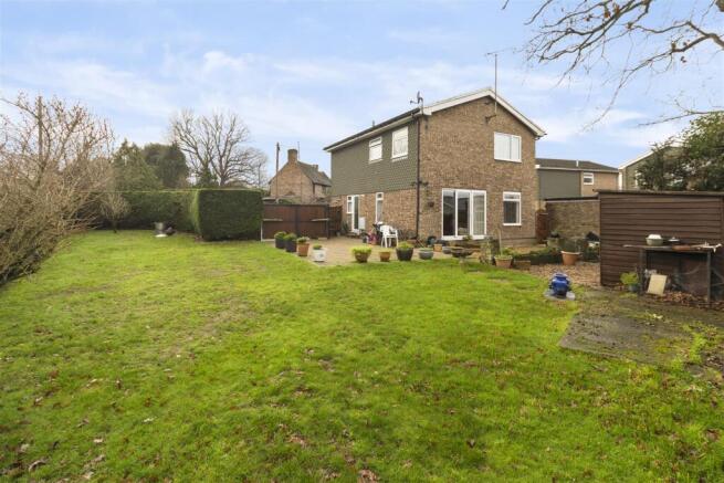 4 bed property, in North Heath Close, £469,950