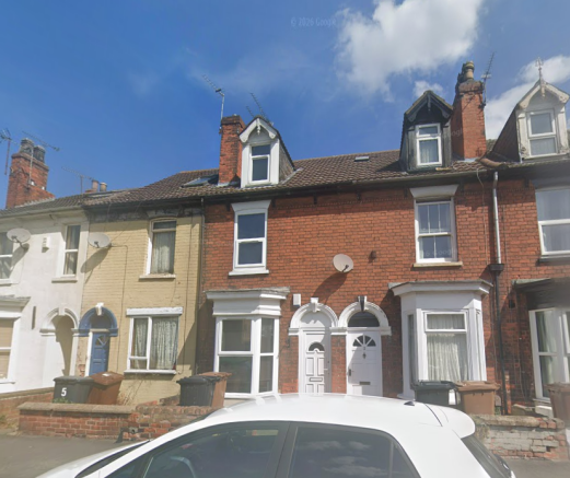4 bed property, in 4 Foss Bank, £185,000