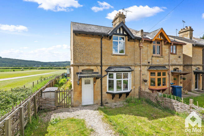 3 bed property, in Station Cottages, £370,000