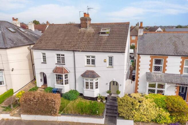 3 bed property, in Orchard Grove, £685,000
