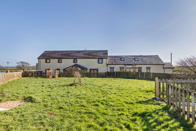 5 bed property, in Bodwina Bellaf, £1,550,000