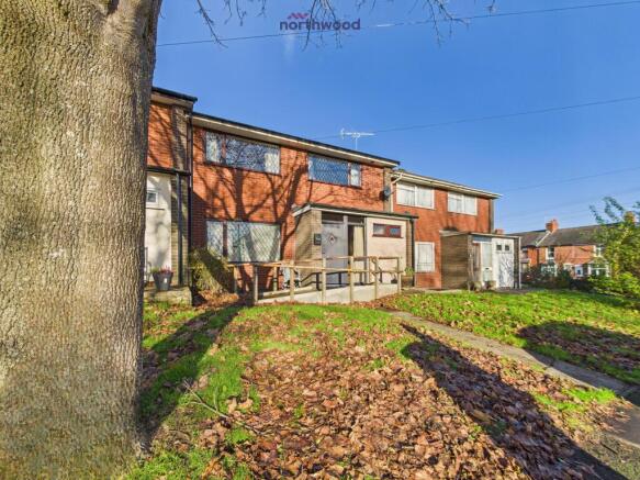 2 bed property, in Llwyn Fields, £162,500