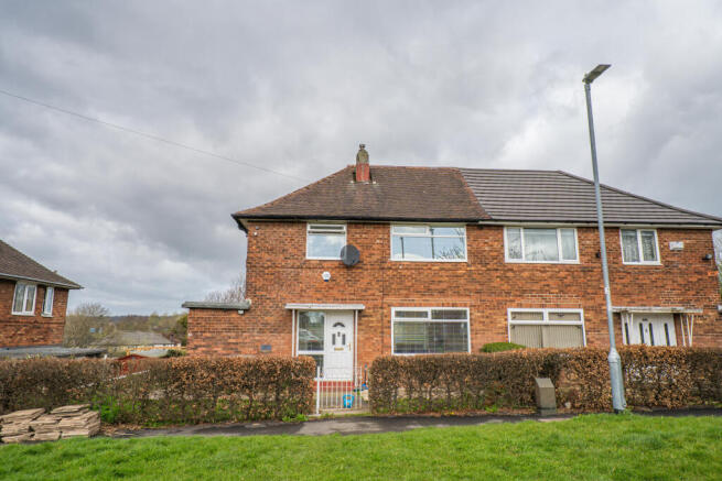 3 bed property, in Brooklands Avenue, £210,000