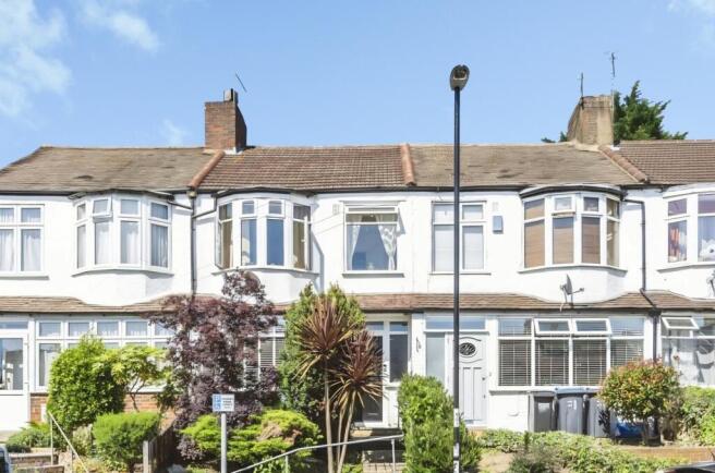 3 bed property, in Beauchamp Road, £525,000