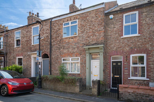 2 bed property, in Alma Terrace, £350,000