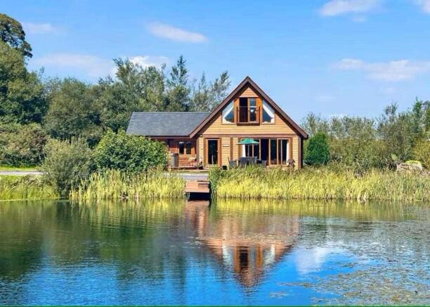 3 bed property, in Cadnant, £330,000