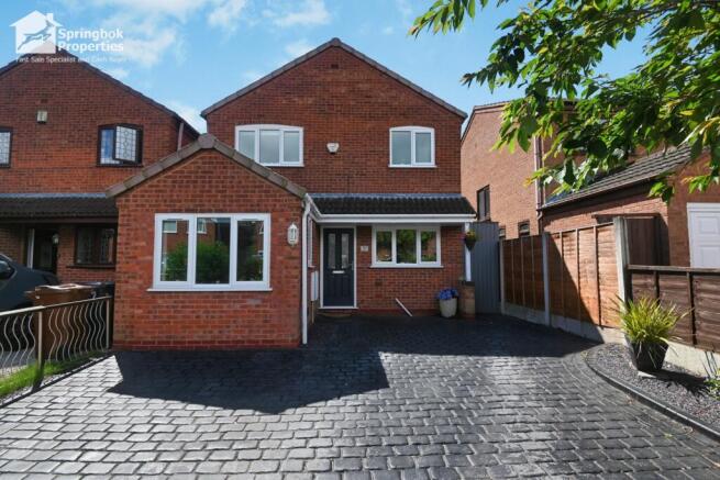 4 bed property, in Burrow Hill Close, £365,000