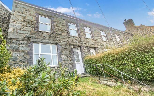 4 bed property, in Branas, £247,500