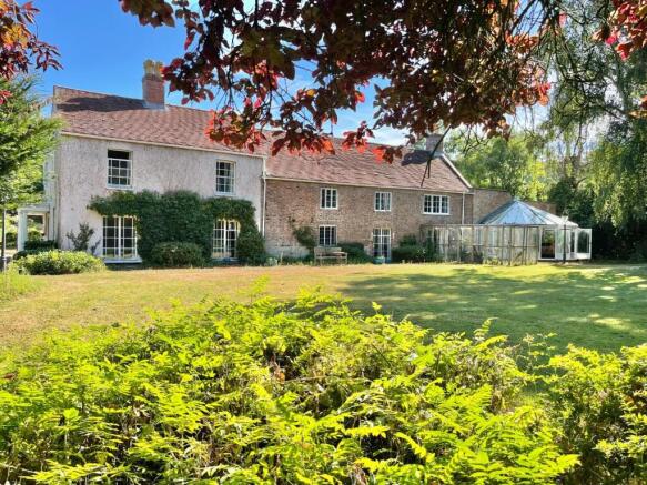 6 bed property, in Brent Street, £1,250,000