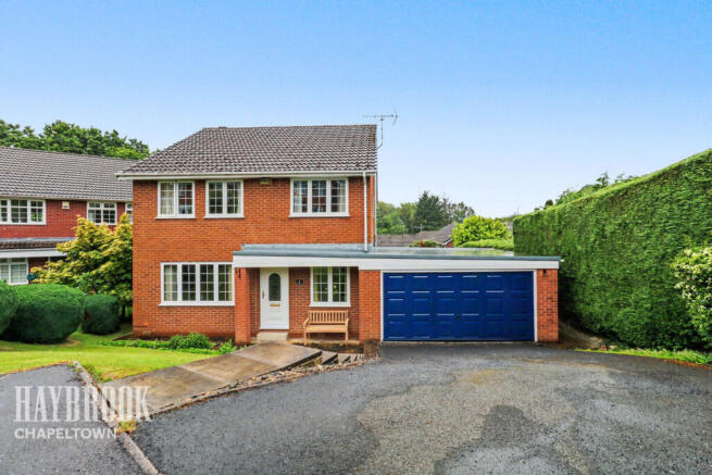 4 bed property, in Ashwood Close, £375,000