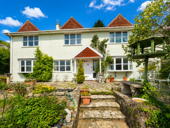 3 bed property, in Webbington Road, £645,000