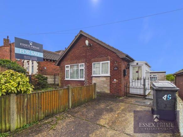 2 bed property, in Detached Two Bedroom Bungalow, £175,000