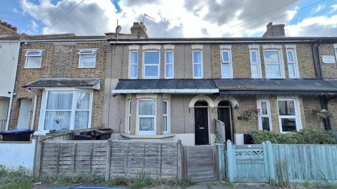 3 bed property, in Cliff Sea Grove, £250,000