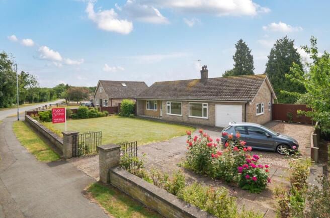 3 bed property, in Pinfold Lane, £350,000