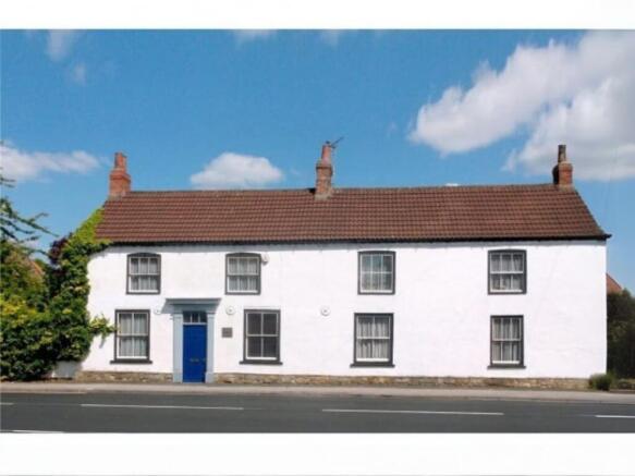 4 bed property, in Main Street, £650,000