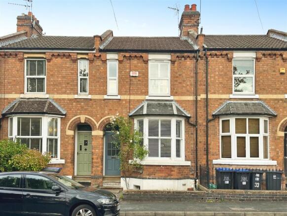 3 bed property, in Hitchman Road, £335,000