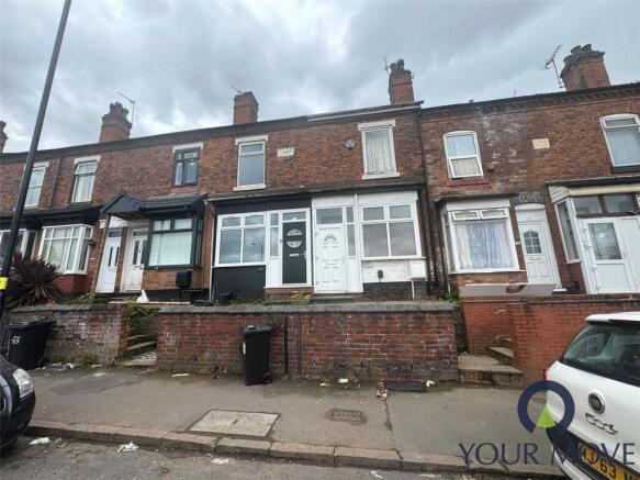 2 bed property, in Warwick Road, £170,000
