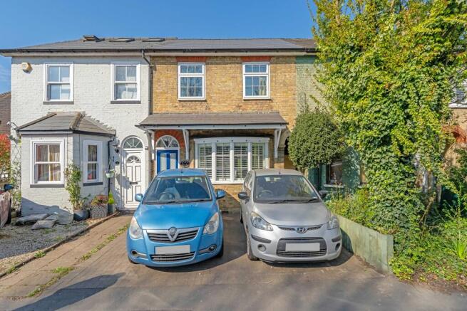 2 bed property, in Bay Villas, £500,000