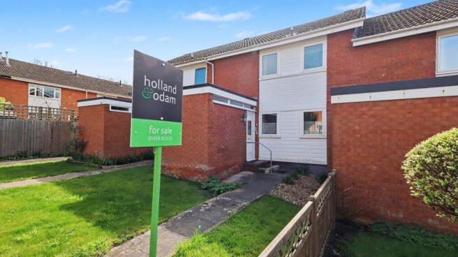3 bed property, in Paradise Road, £220,000