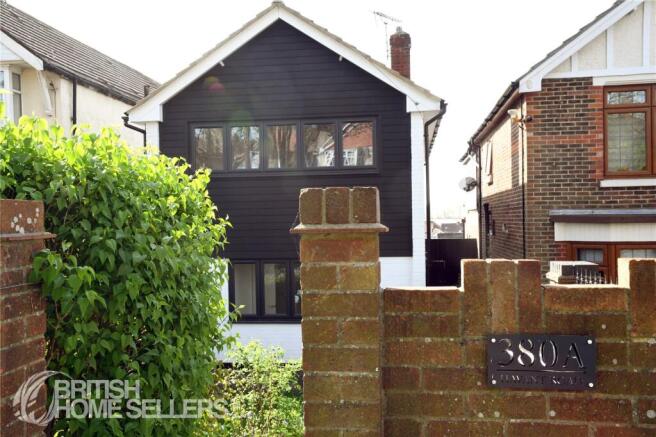 3 bed property, in Havant Road, £425,000
