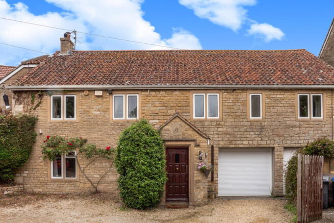 4 bed property, in Challeymead, £500,000