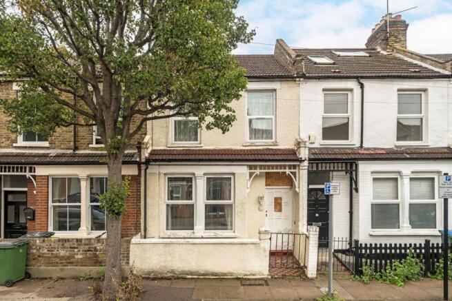 3 bed property, in Fingal Street, £625,000