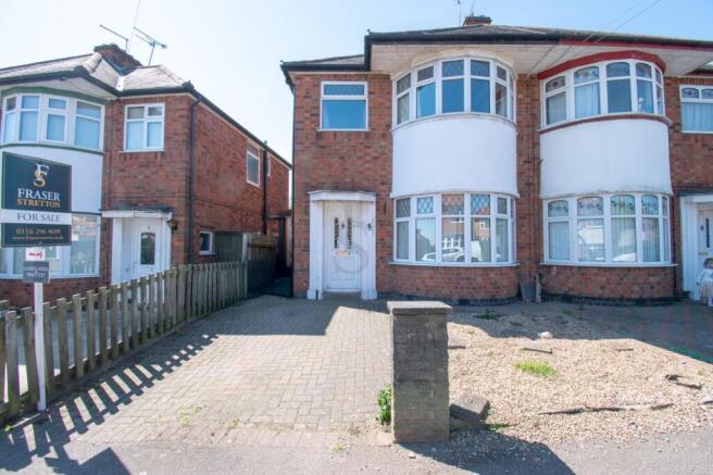 3 bed property, in Hathaway Avenue, £230,000