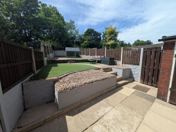 2 bed property, in Tunwell Avenue, £140,000