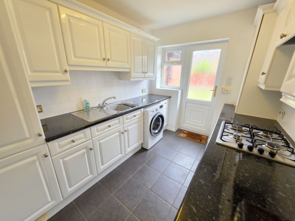 2 bed property, in Mowbray Close, £199,950