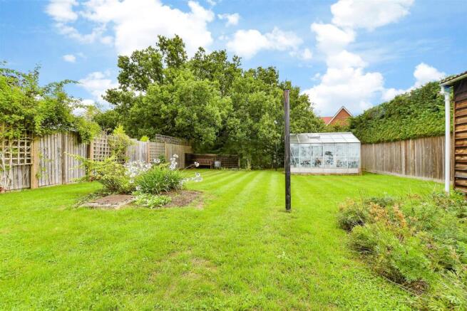 3 bed property, in Marden Road, £400,000