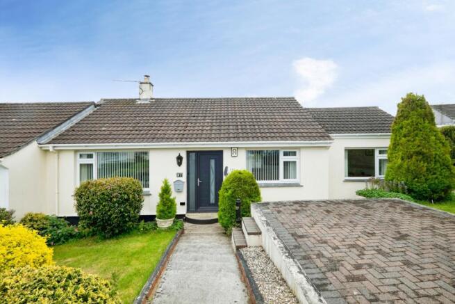 2 bed property, in Manor Place, £300,000