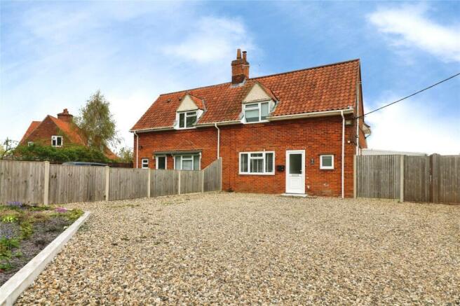 3 bed property, in Chapel Road, £235,000