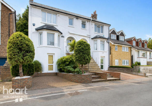 3 bed property, in Beacon Road, £300,000