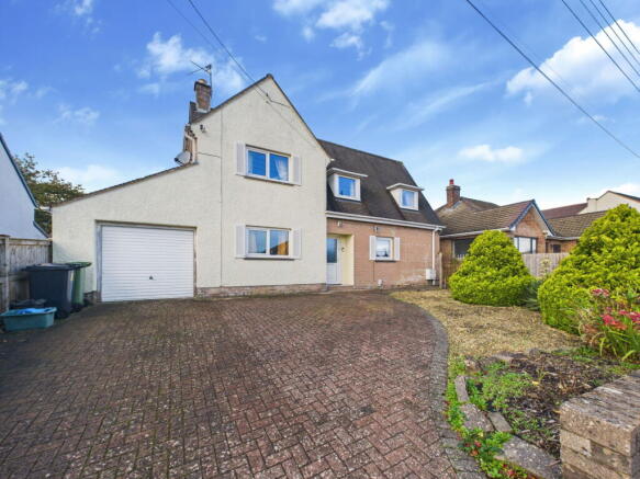 3 bed property, in Park Road, £325,000