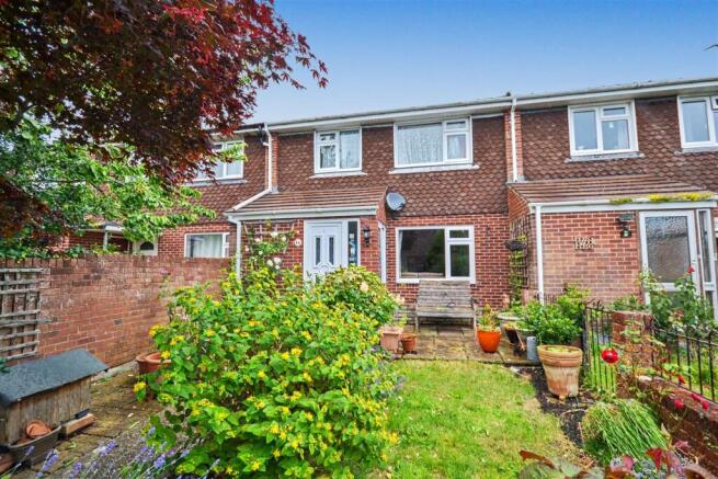 3 bed property, in Cherry Tree, £230,000