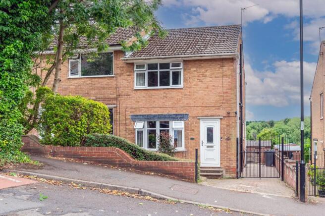 3 bed property, in Moor View Road, £260,000