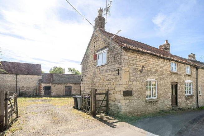 3 bed property, in The Old Plough, £275,000