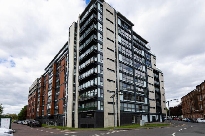 1 bed property, in Templeton Street, £135,000