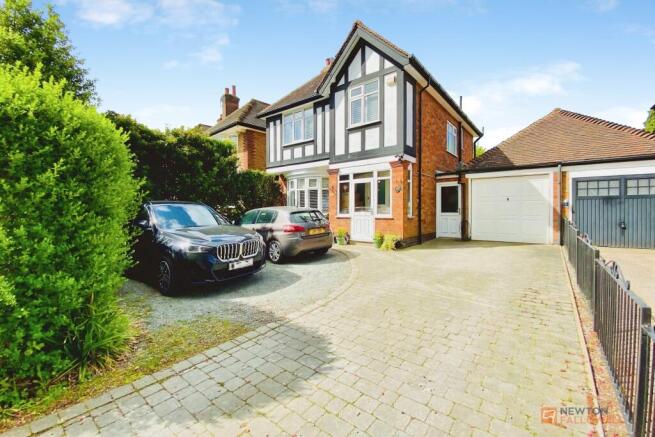 3 bed property, in Loughborough Road, £450,000
