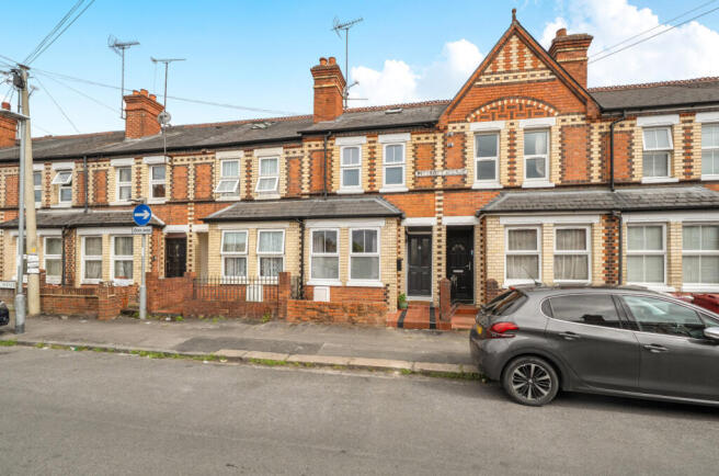 3 bed property, in Pitcroft Avenue, £350,000