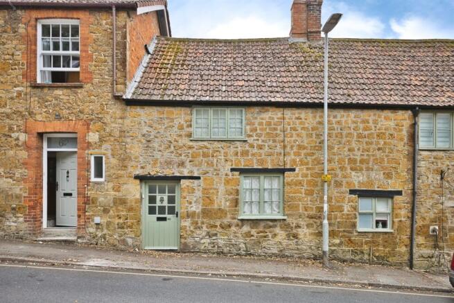 2 bed property, in East Street, £325,000