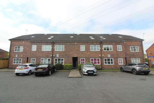 2 bed property, in Apartment 7, £55,000