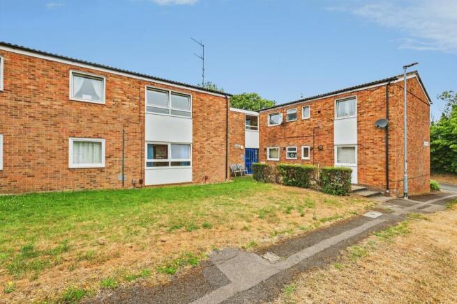 1 bed property, in Godwin Walk, £130,000