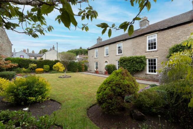 5 bed property, in Trevor House, £995,000