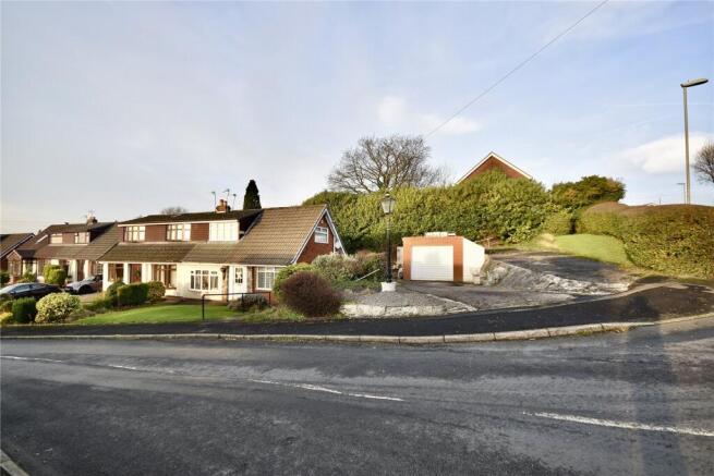 3 bed property, in Alpine Drive, £280,000