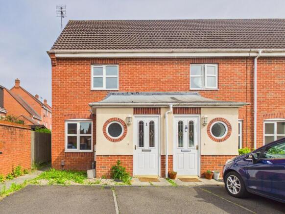 2 bed property, in Martin Crescent, £265,000