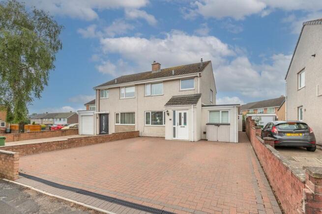 3 bed property, in 89 Penny Hill Park, £290,000